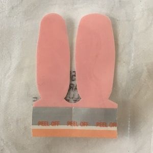 FREE Accent Nail When Bundled with a Full Set